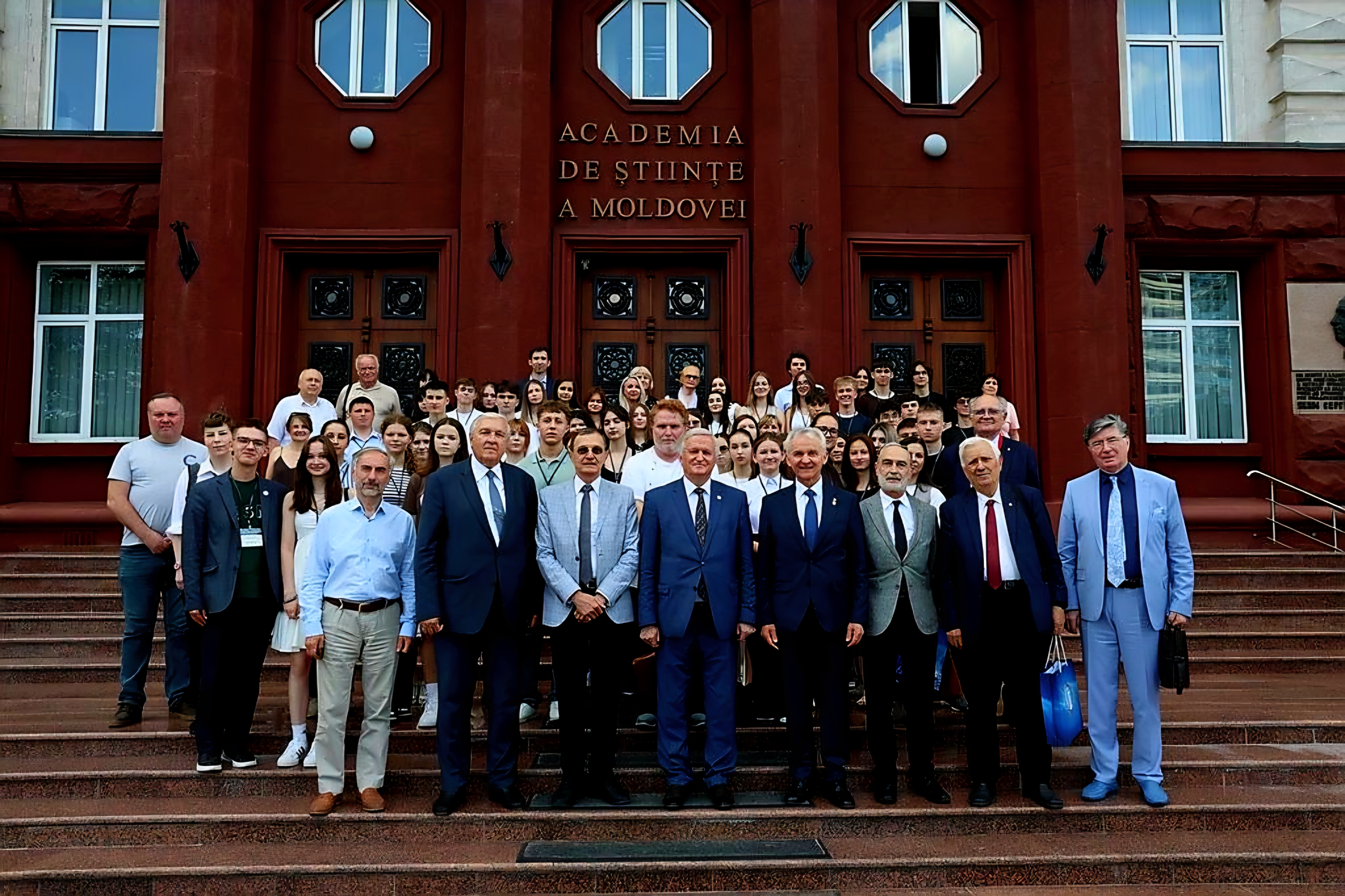  Școala de vară „Calea spre descoperiri științifice” a AȘM